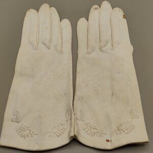 ladies white gloves sz 7.5 NOS wrist length embroidered accents unused nvr worn
